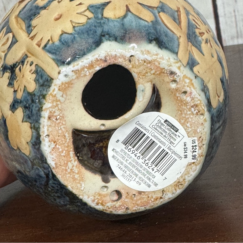 Ashland Home Collection Blue and Cream Ceramic Owl Figurine Beautiful Details - Picture 10 of 10